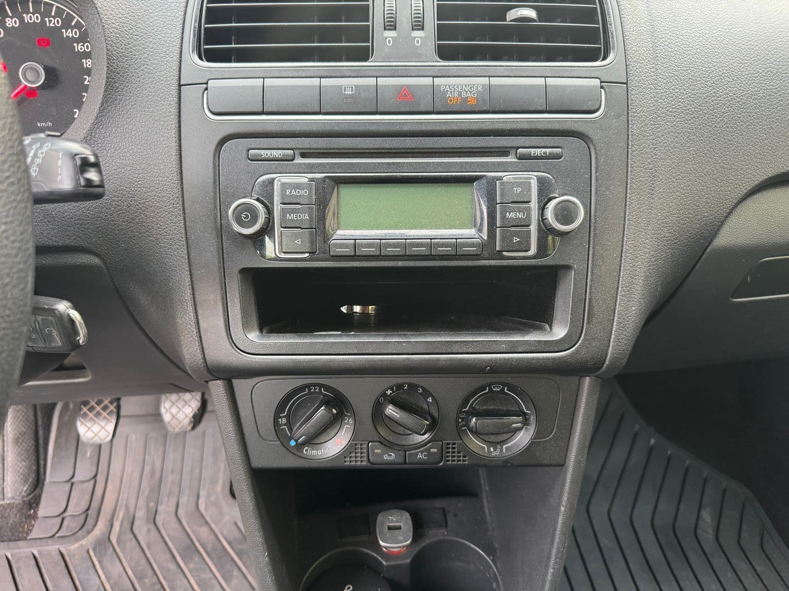 Volkswagen Polo Confortline Gris