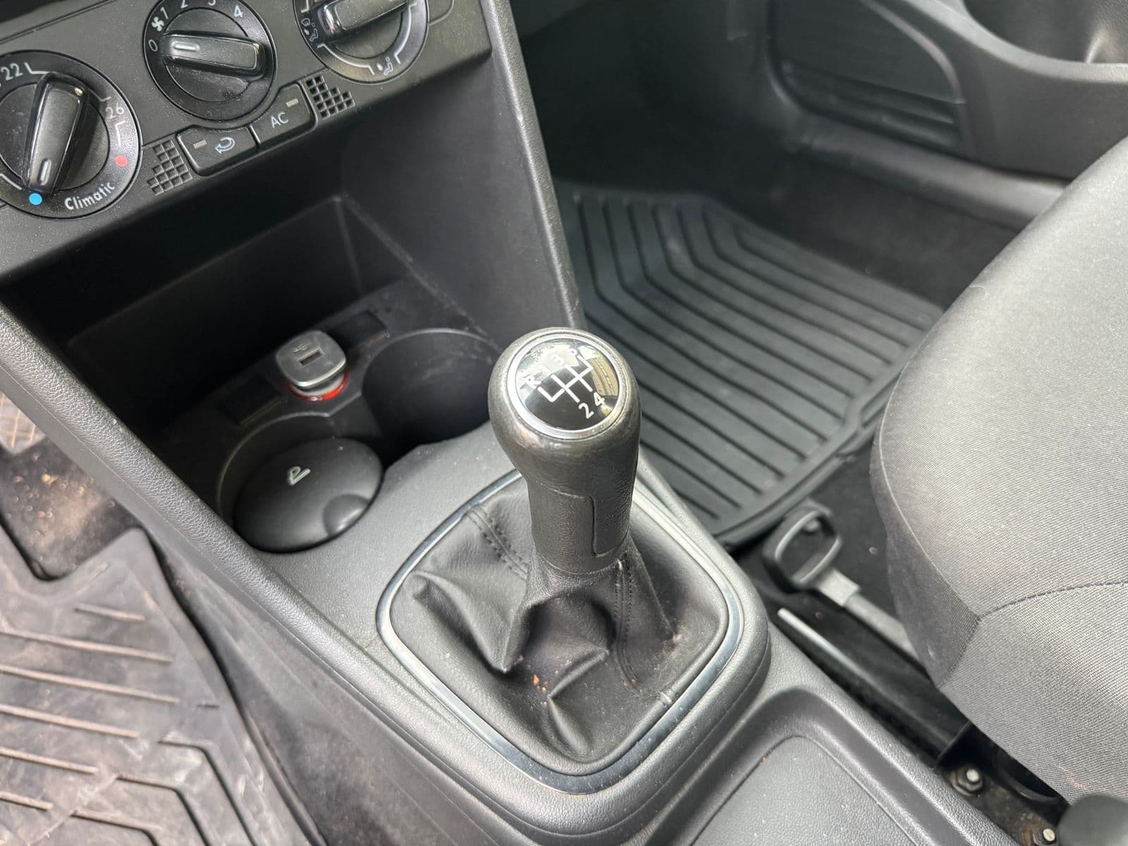Volkswagen Polo Confortline Gris