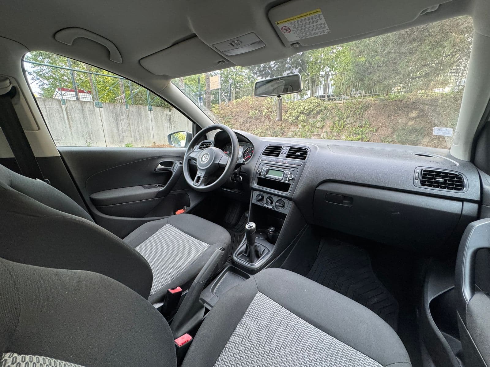 Volkswagen Polo Confortline Gris
