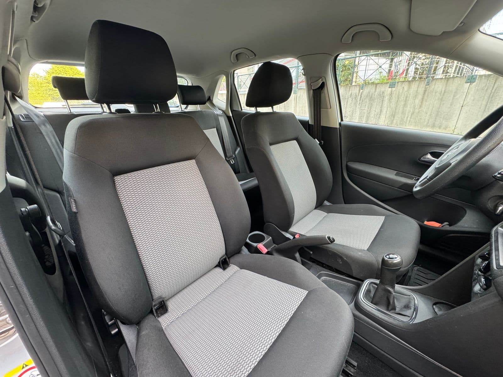 Volkswagen Polo Confortline Gris