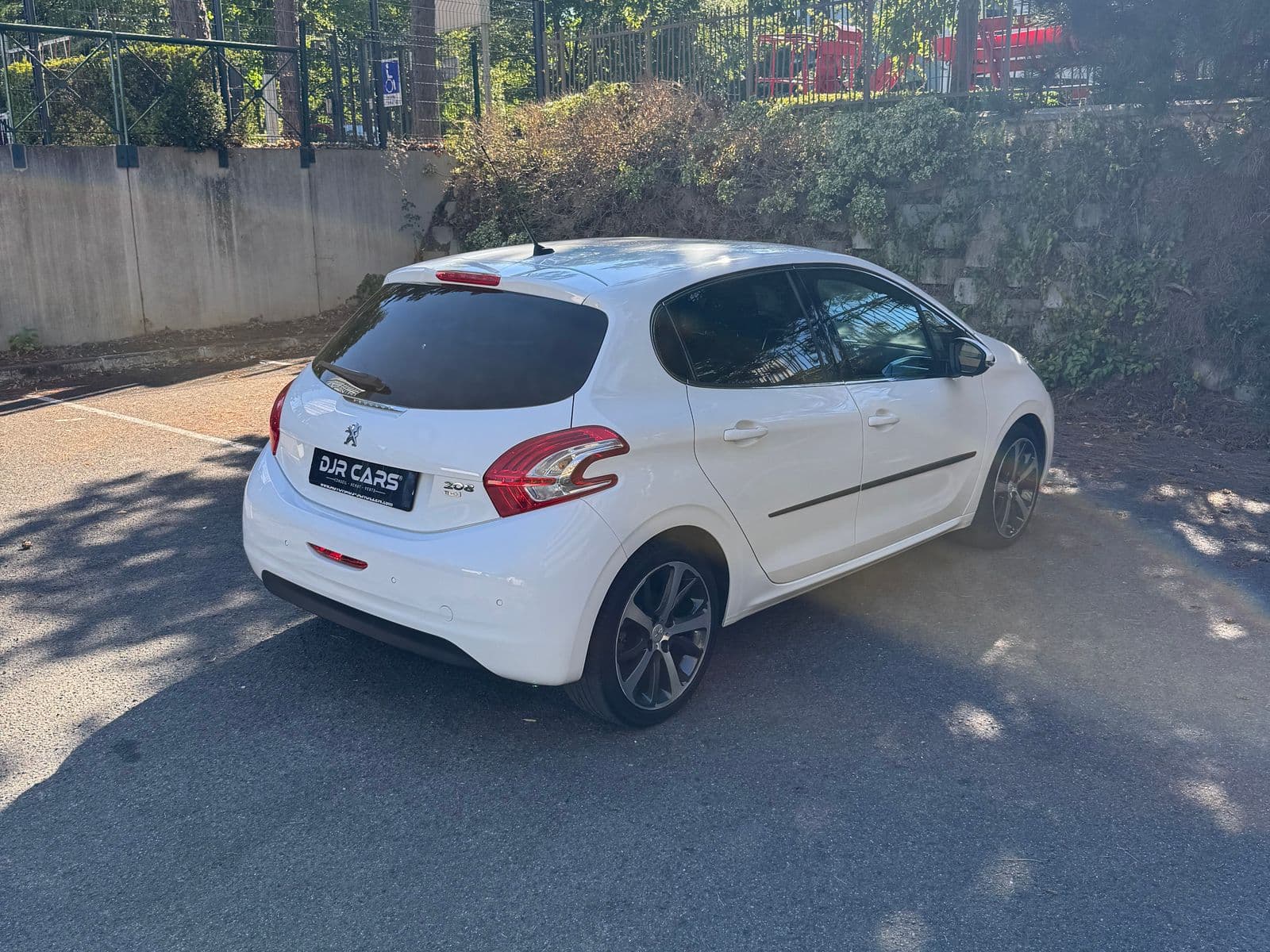 Peugeot 208 1.6 e-HDi 115 ch Allure Blanc