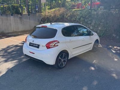 Peugeot 208 1.6 e-HDi 115 ch Allure Blanc
