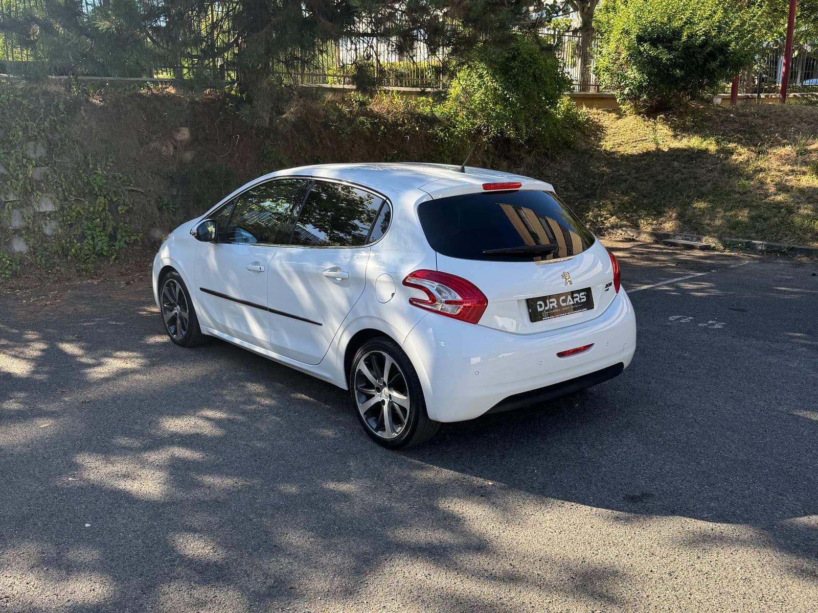 Peugeot 208 1.6 e-HDi 115 ch Allure Blanc