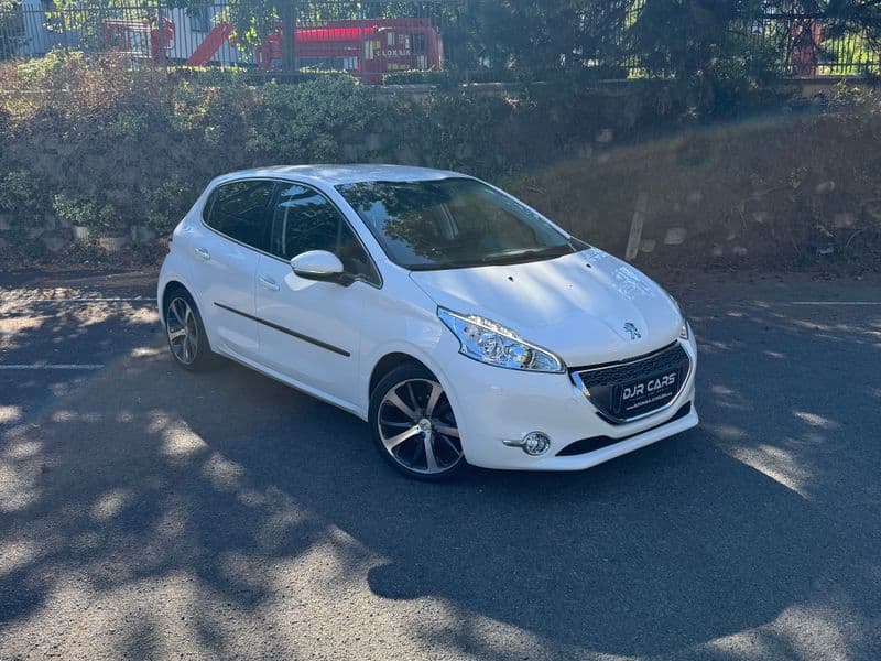 Peugeot 208 1.6 e-HDi 115 ch Allure 2013