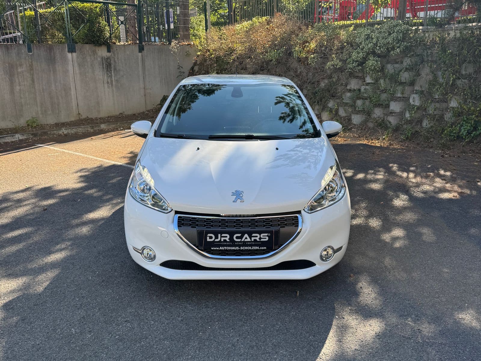 Peugeot 208 1.6 e-HDi 115 ch Allure Blanc