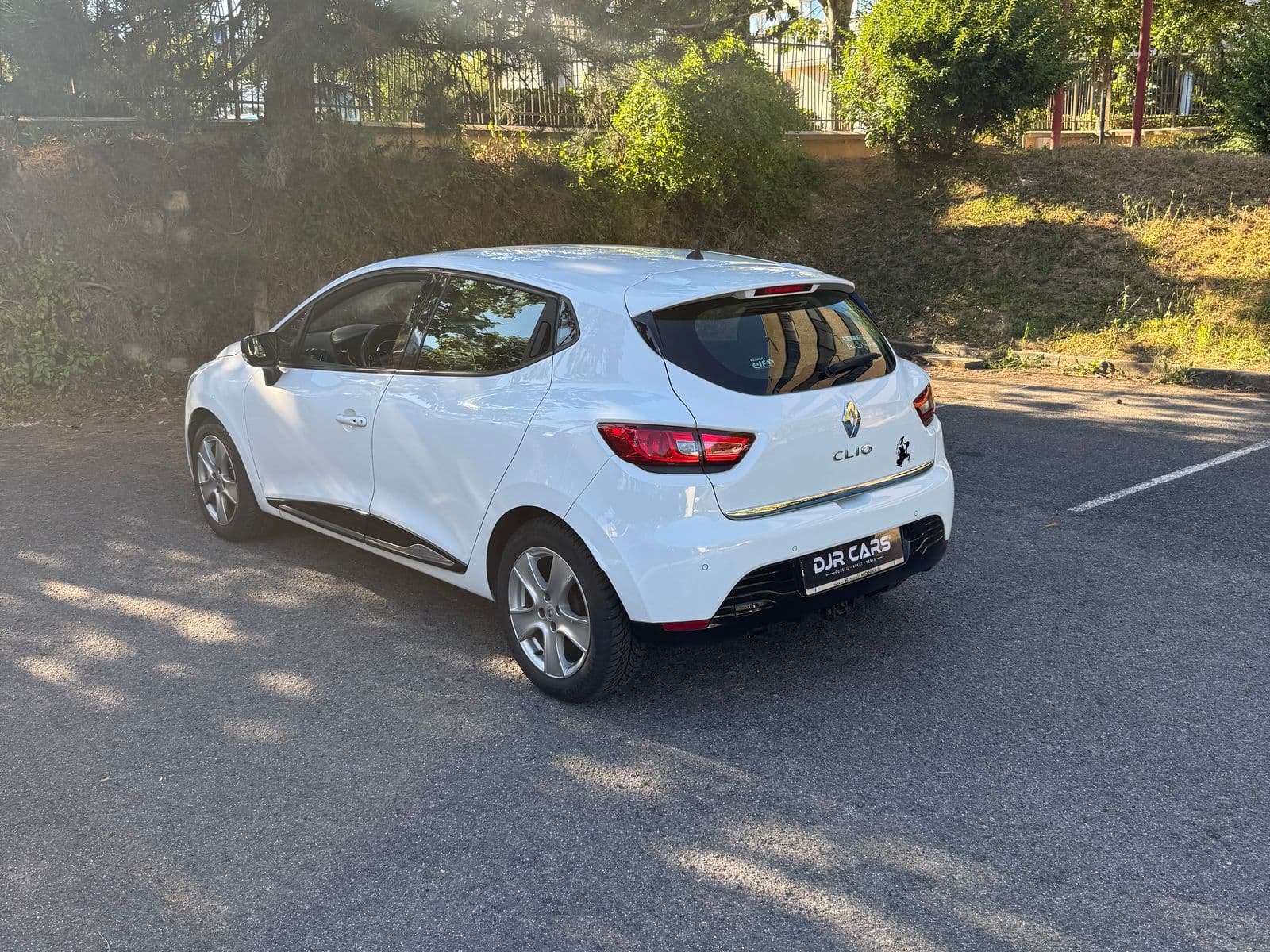Renault Clio IV 1.2 16V 75 ch Expression Blanc