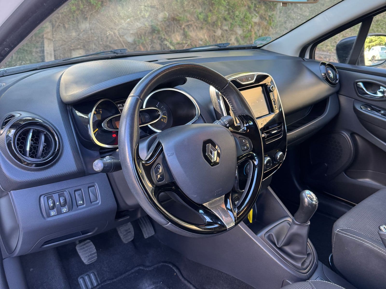 Renault Clio IV 1.2 16V 75 ch Expression Blanc