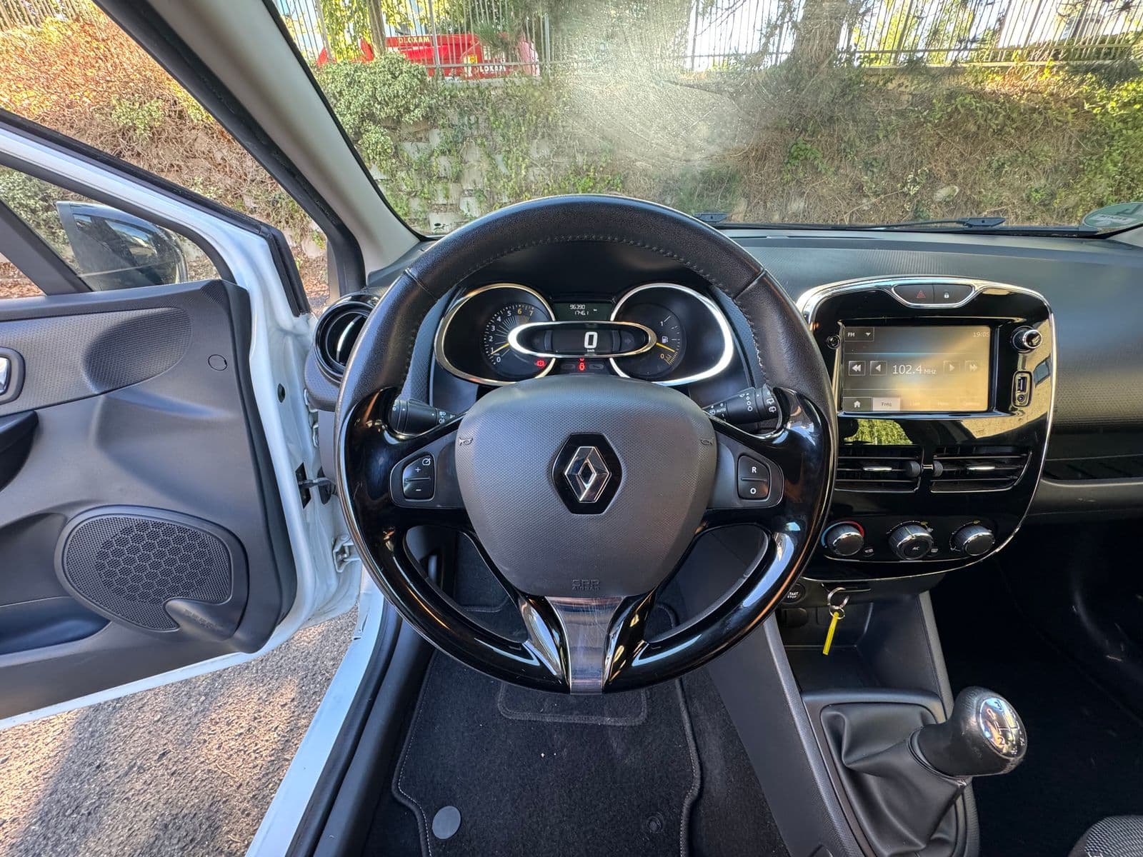 Renault Clio IV 1.2 16V 75 ch Expression Blanc