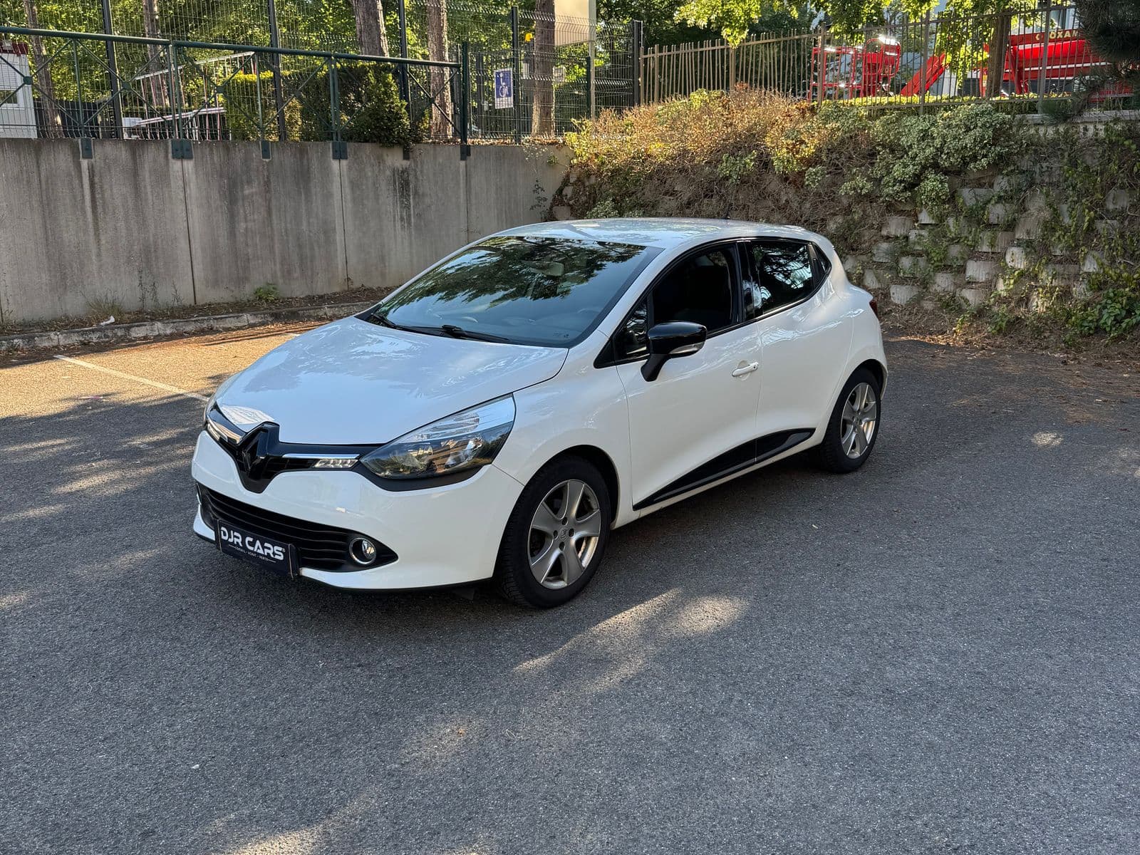 Renault Clio IV 1.2 16V 75 ch Expression Blanc