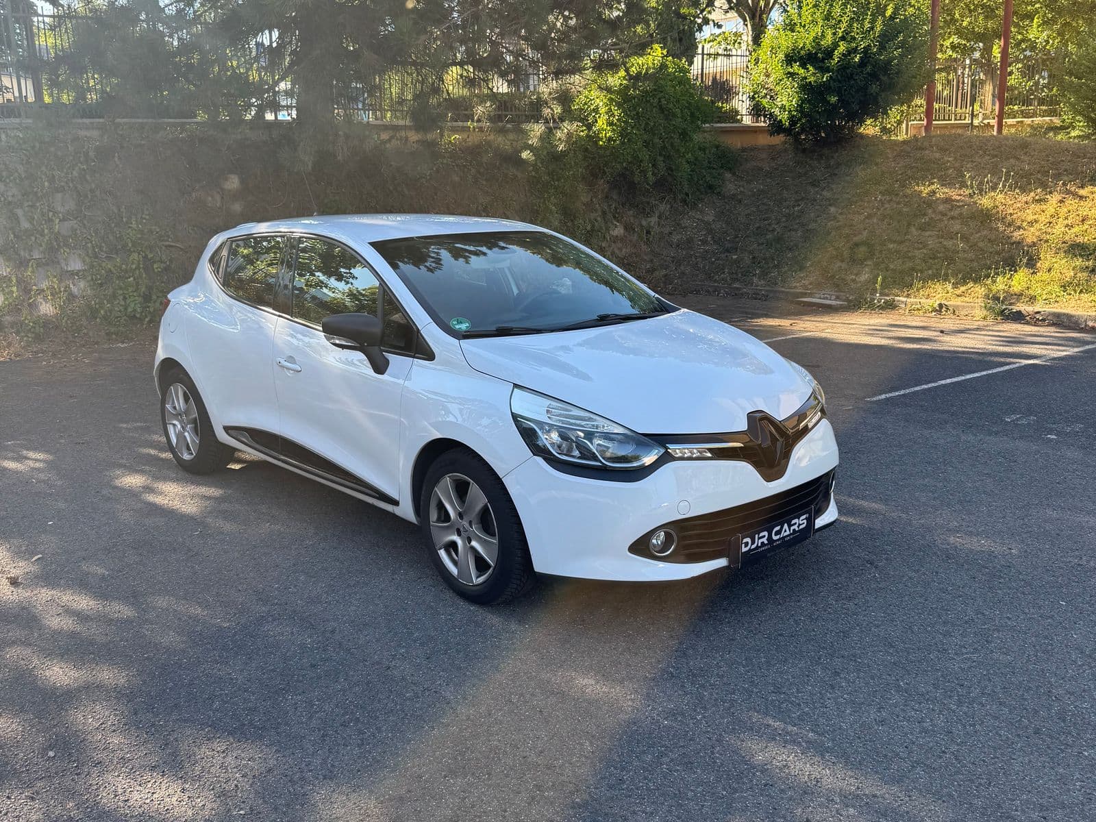 Renault Clio IV 1.2 16V 75 ch Expression Blanc