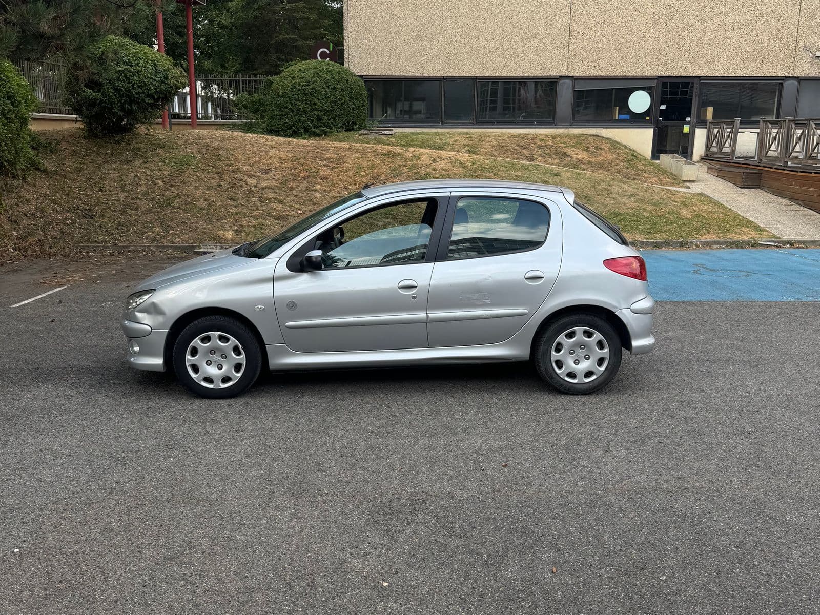 Peugeot 206 1.4 HDi 70 ch Génération Gris