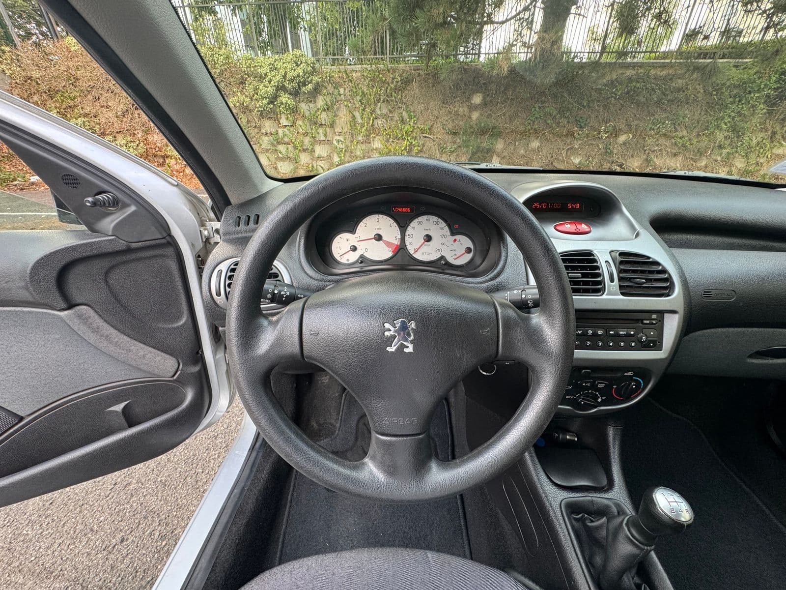 Peugeot 206 1.4 HDi 70 ch Génération Gris