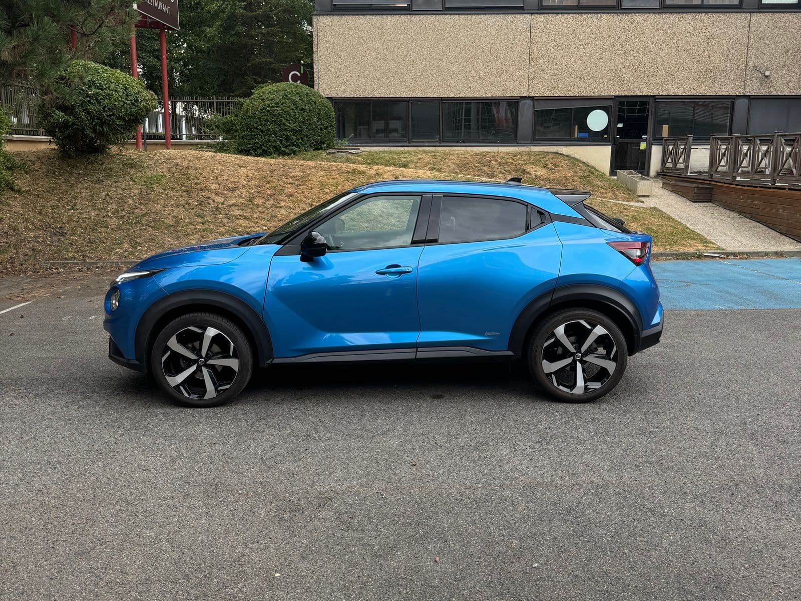 Nissan Juke 1.0 DIG-T 114 ch DCT7 Tekna Bleu
