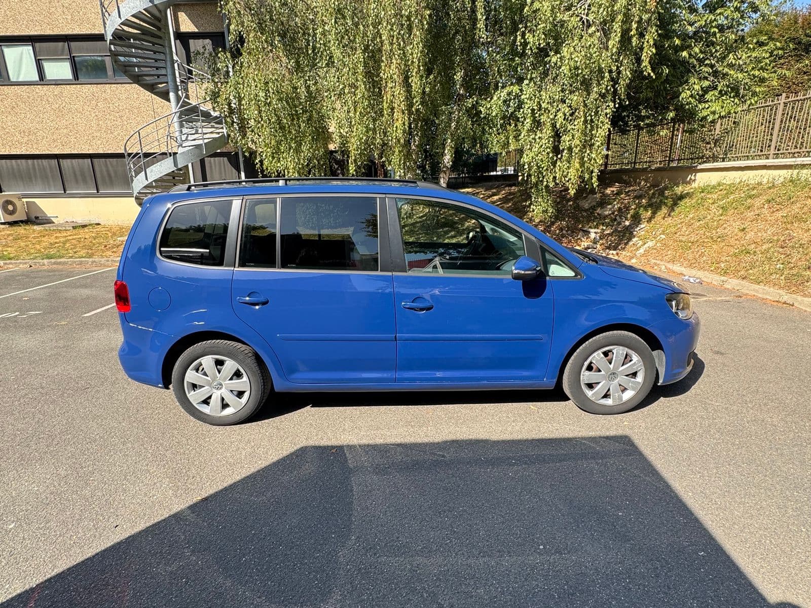 Volkswagen Touran 1.6 TDI 105 ch Confortline Bleu