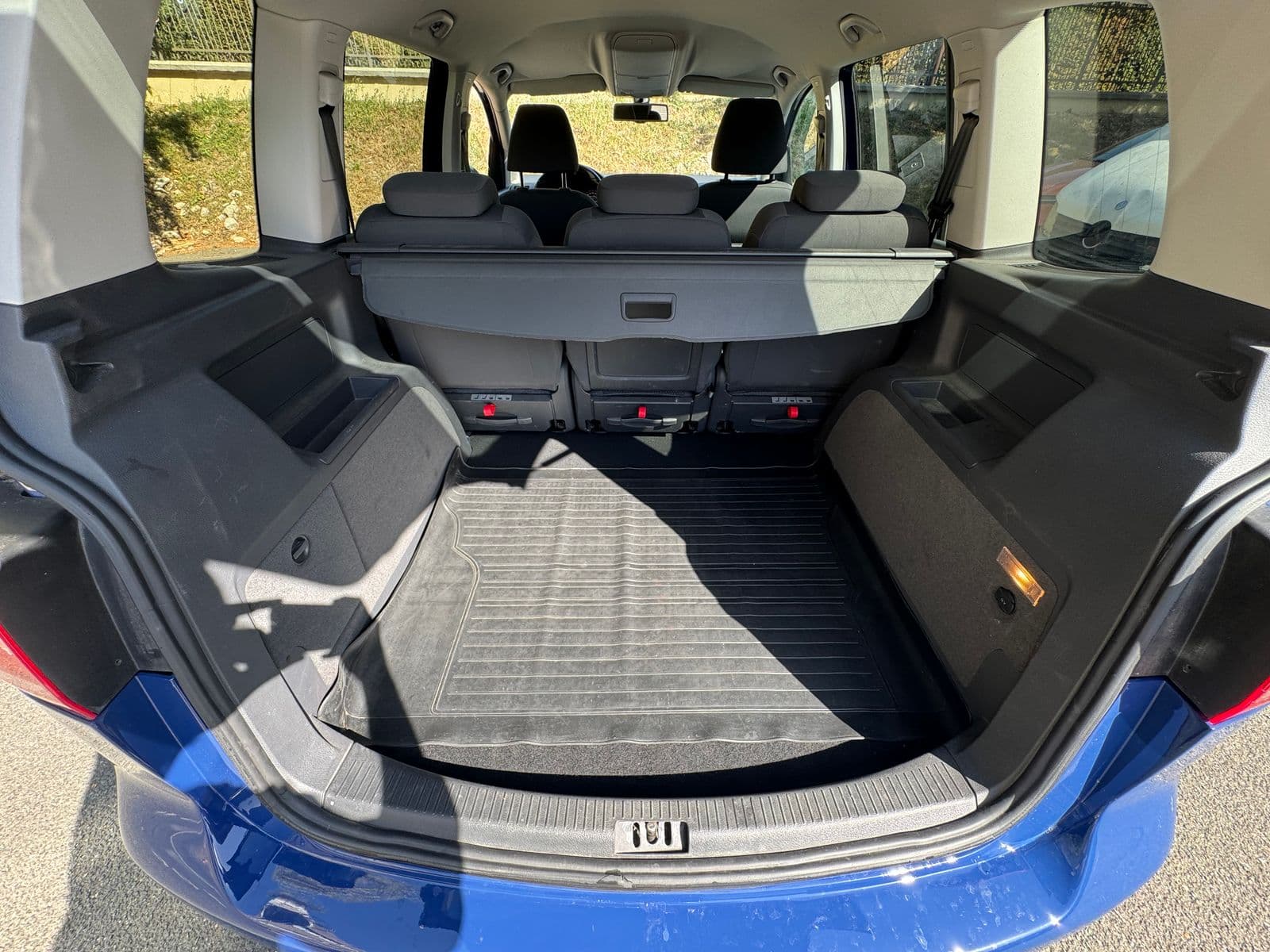 Volkswagen Touran 1.6 TDI 105 ch Confortline Bleu