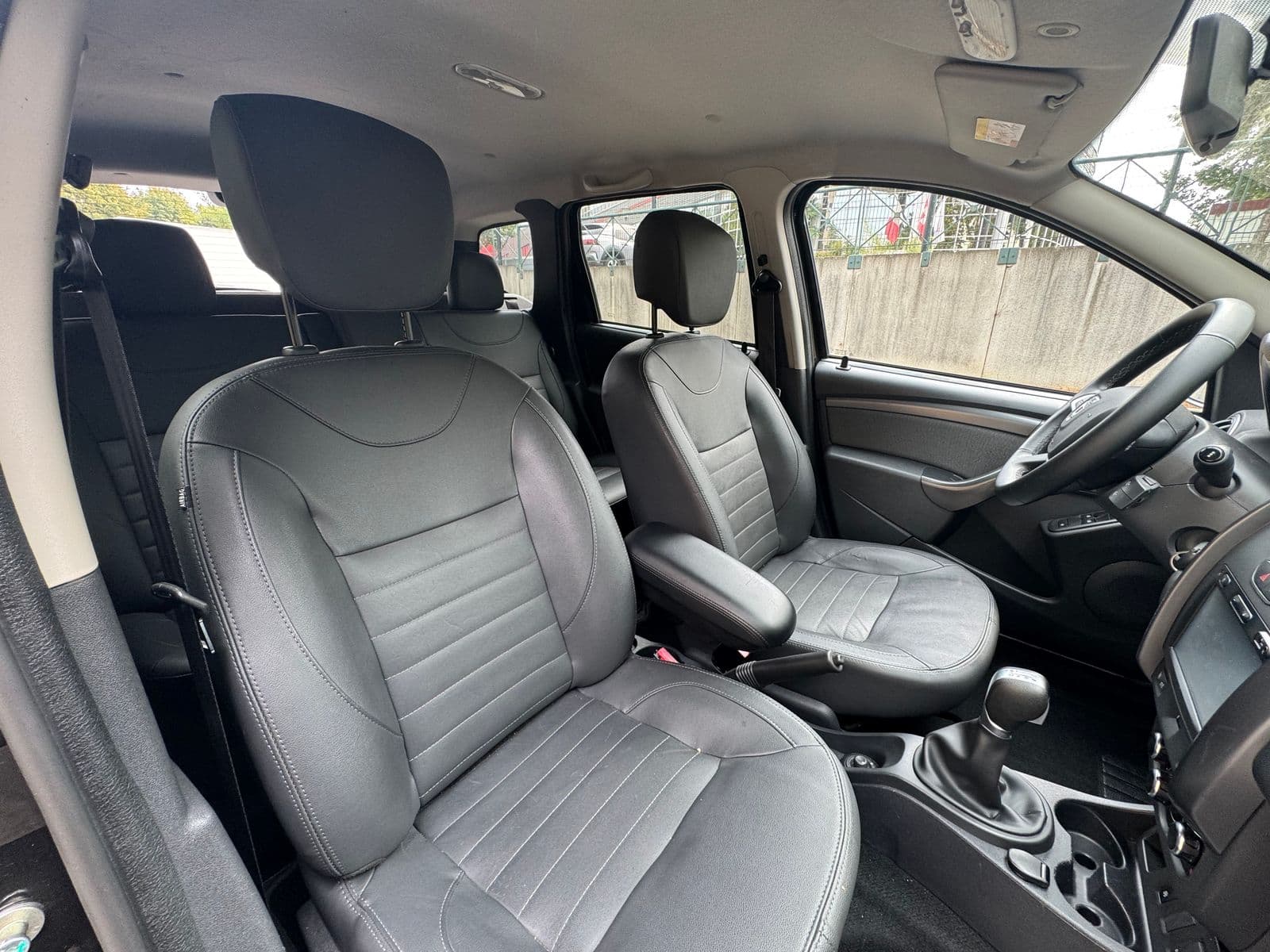 Dacia Duster 1.5 dCi 110 ch EDC 4x2 Prestige Noir