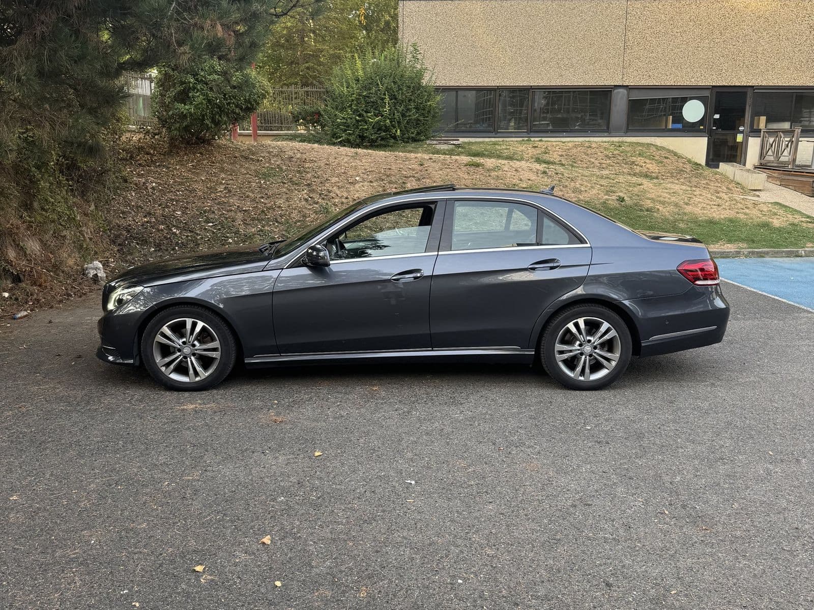 Mercedes Classe E 200 BlueTEC 136 ch Business Executive Gris
