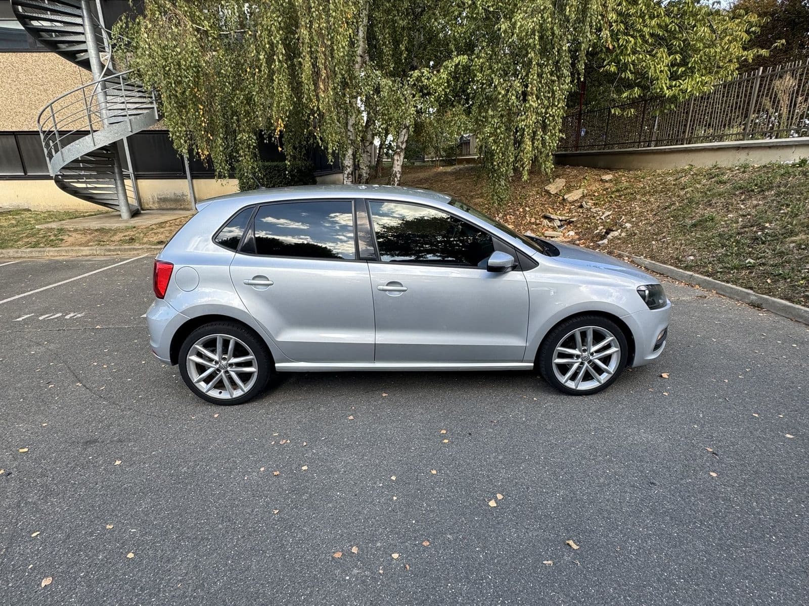 Volkswagen Polo V 1.4 TDI 90 ch Trendline Gris