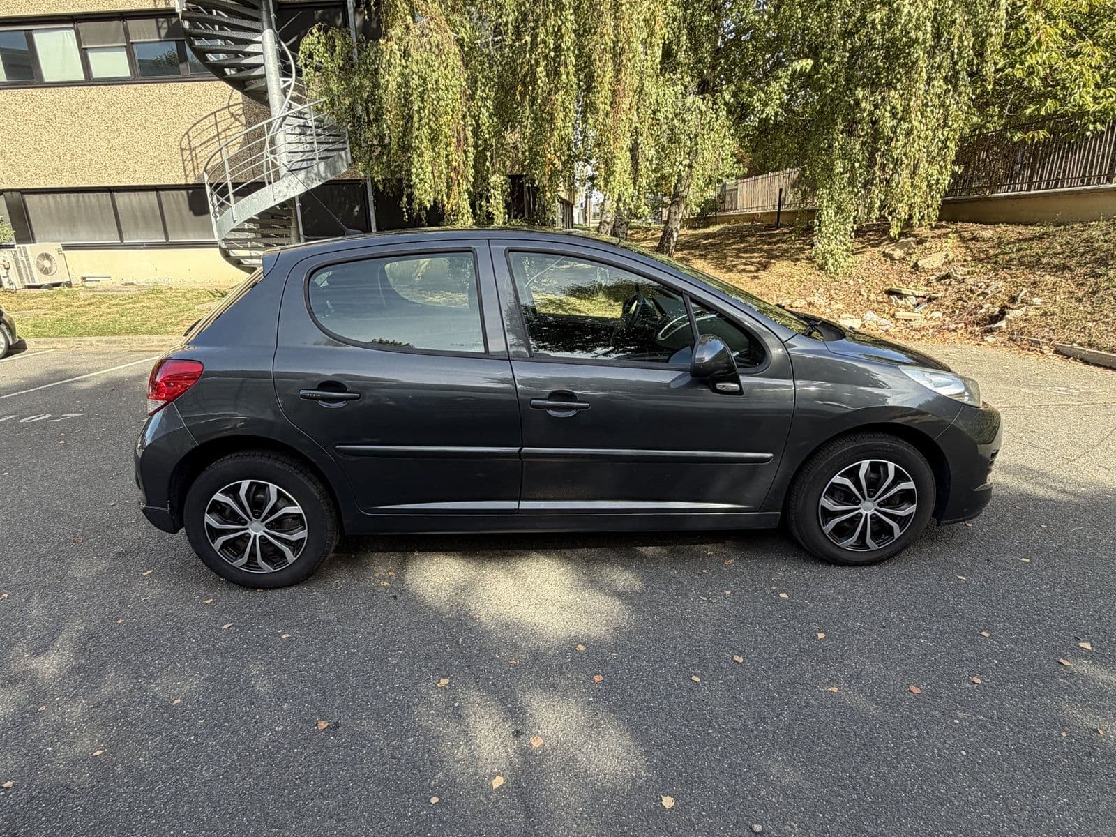 Peugeot 207 1.4 75 ch Active Gris