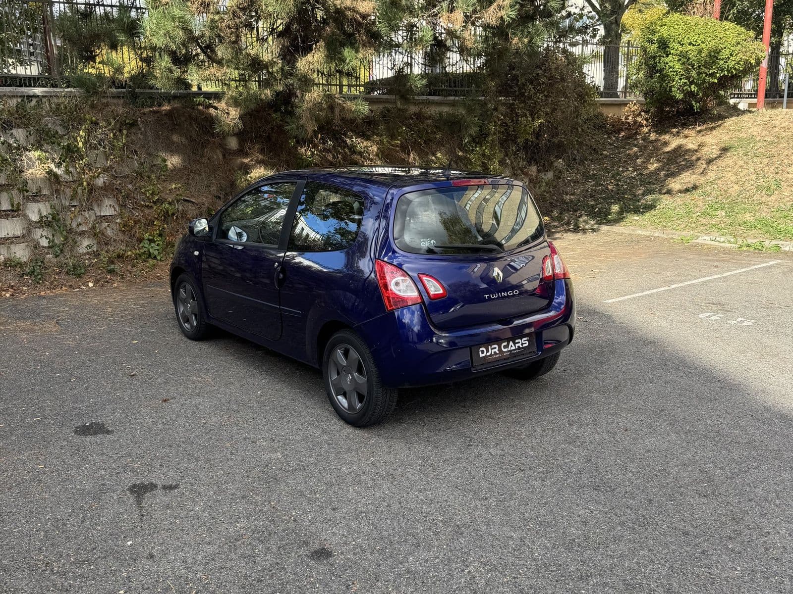 Renault Twingo II 1.2 16v 75 ch Purple Violet
