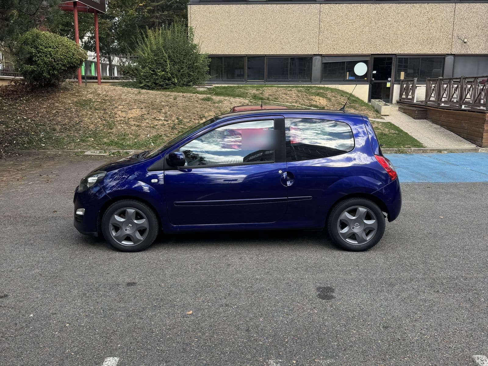Renault Twingo II 1.2 16v 75 ch Purple Violet