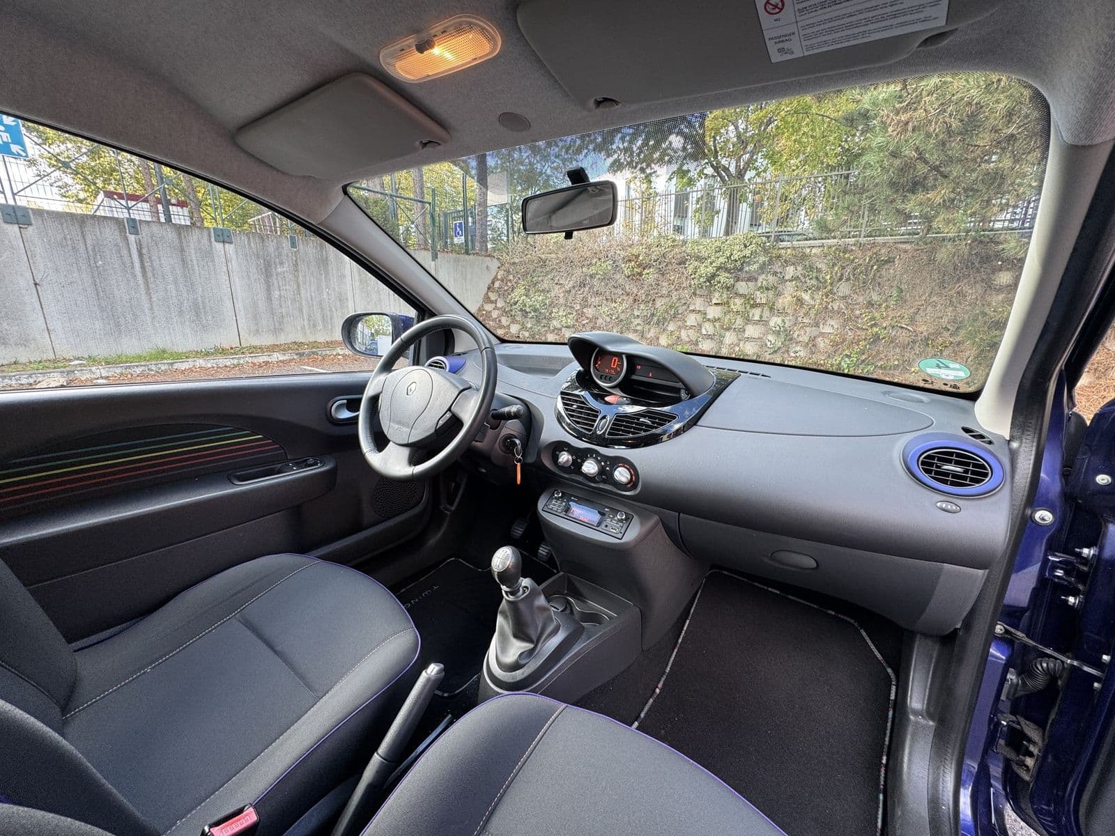 Renault Twingo II 1.2 16v 75 ch Purple Violet