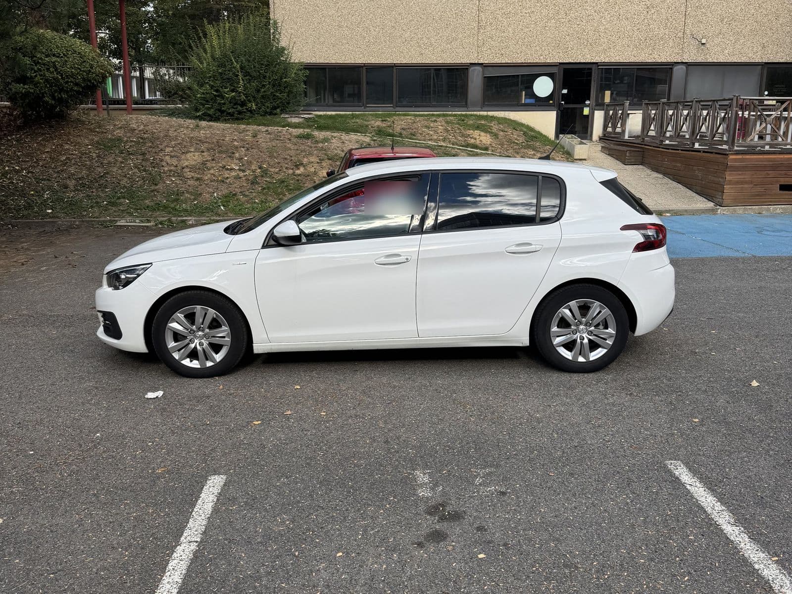 Peugeot 308 1.5 BlueHDi 100 ch SS BVM6 Style Blanc