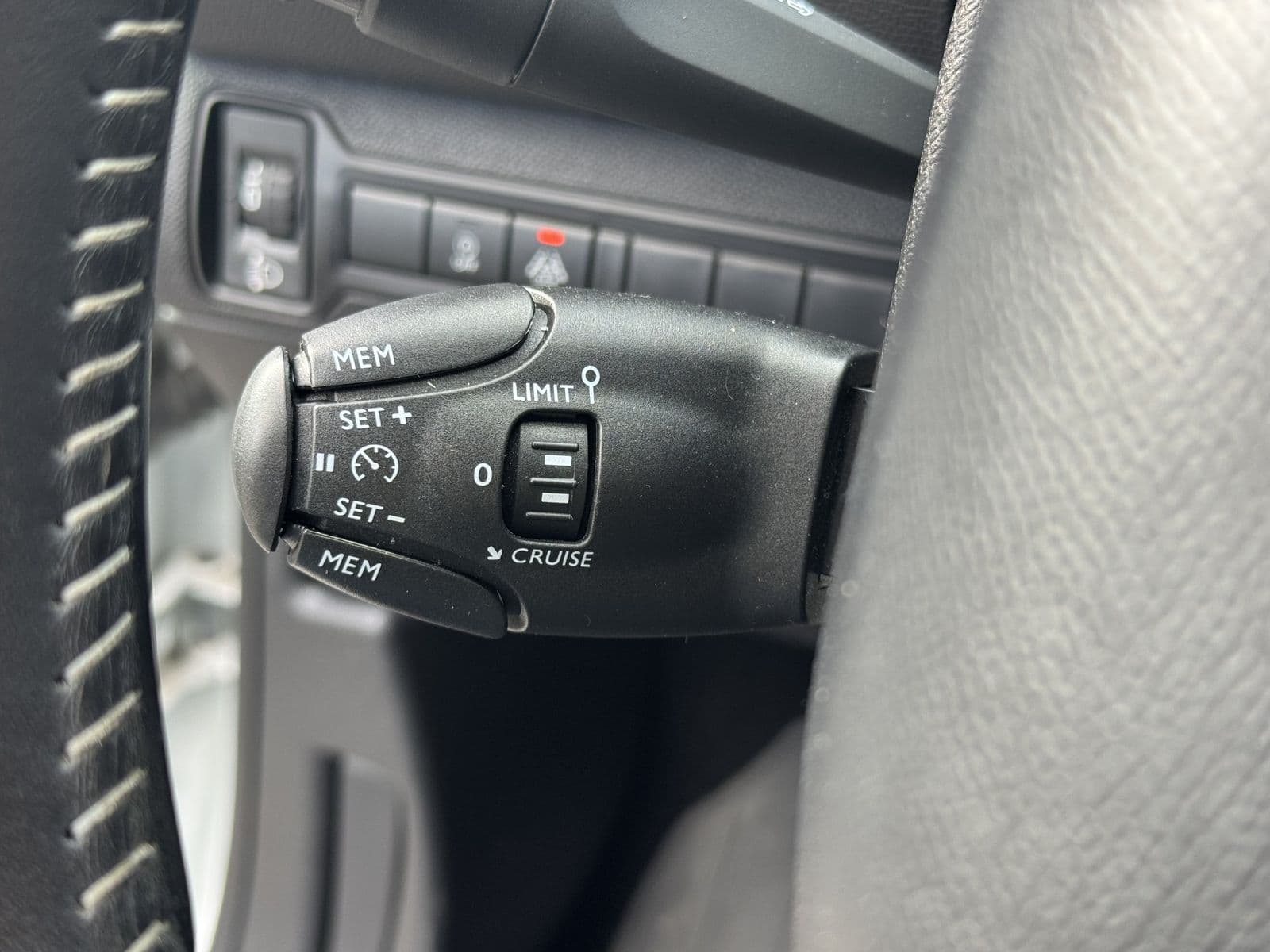 Peugeot 308 1.5 BlueHDi 100 ch SS BVM6 Style Blanc