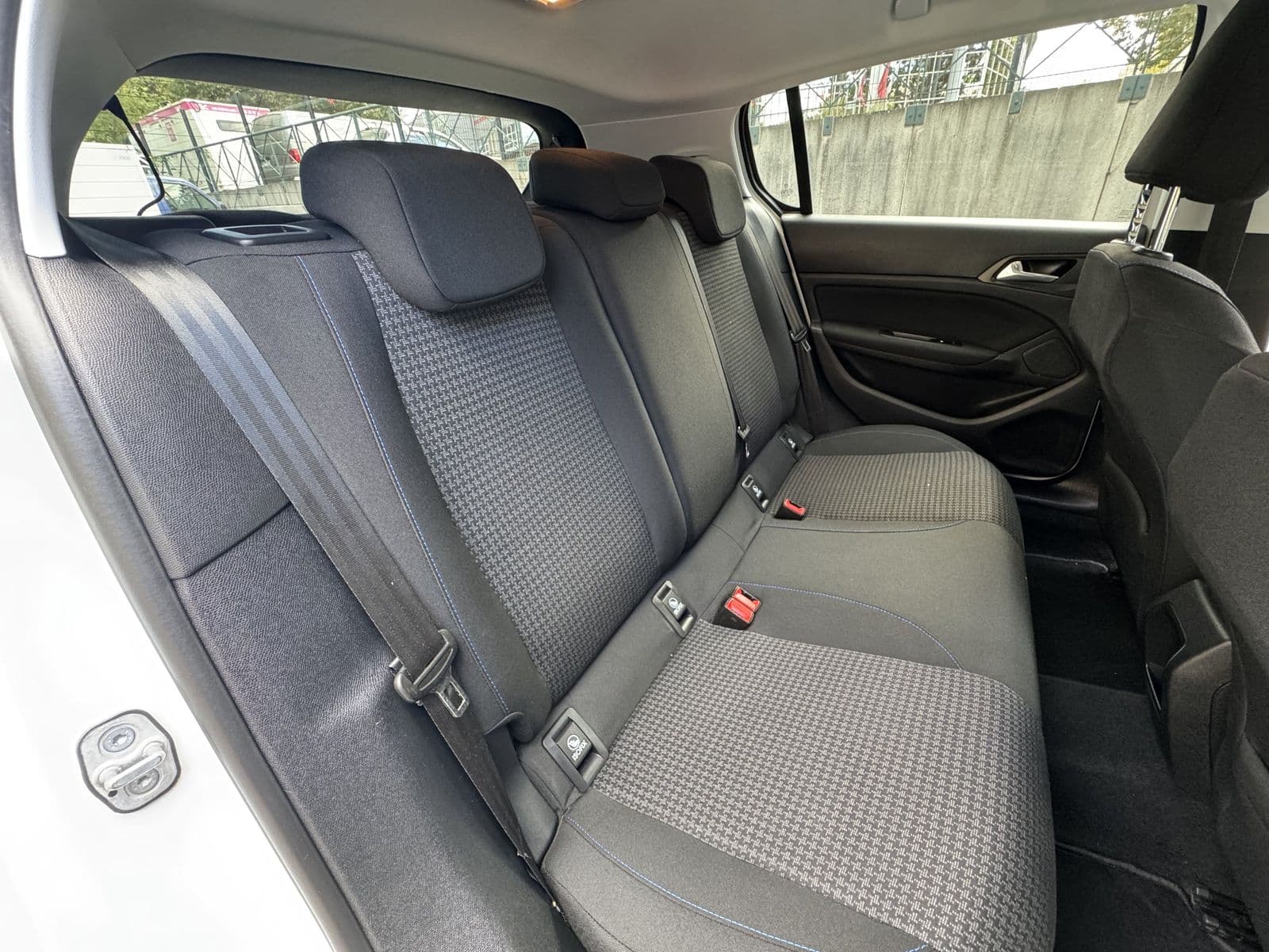 Peugeot 308 1.5 BlueHDi 100 ch SS BVM6 Style Blanc