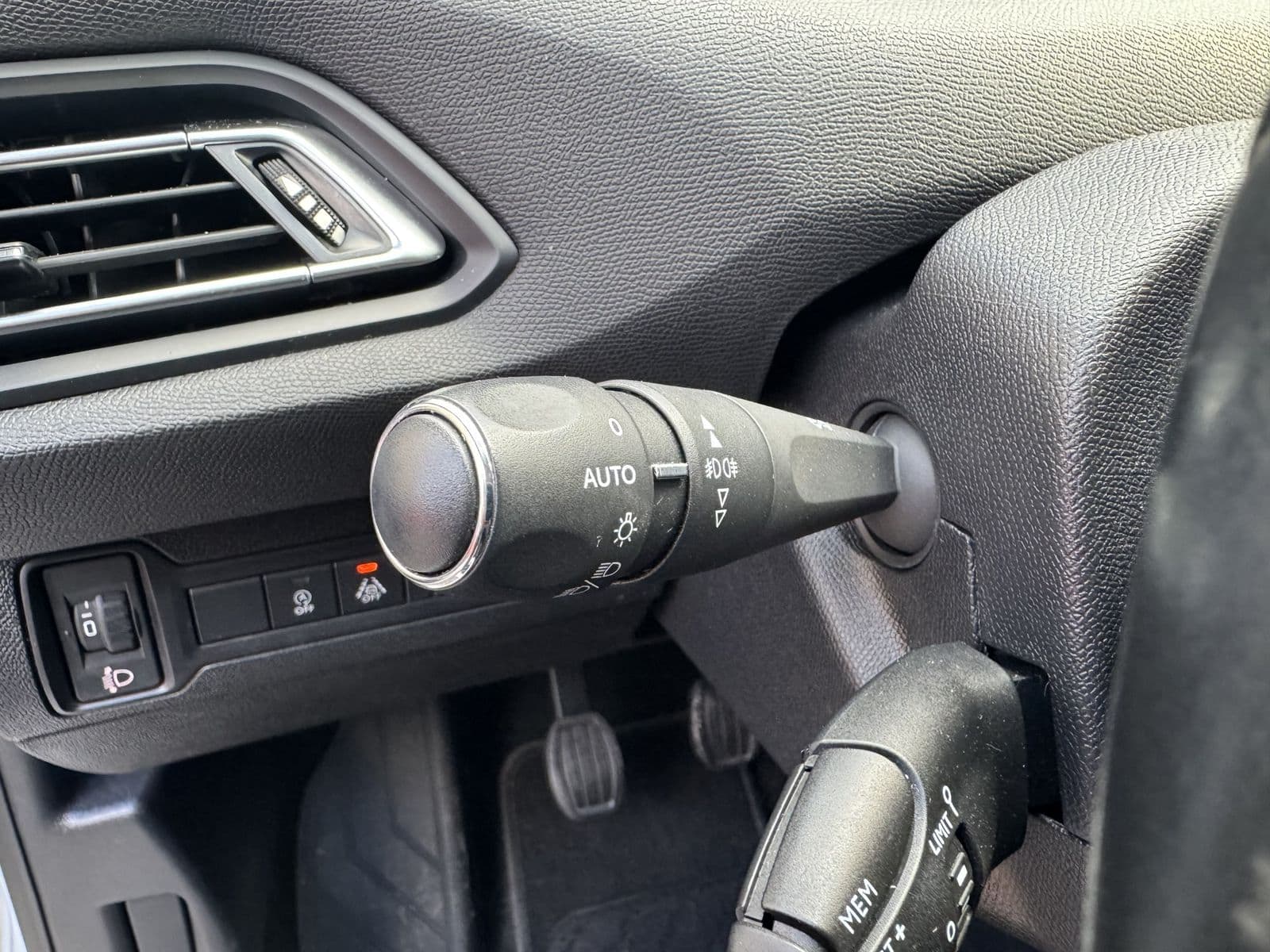 Peugeot 308 1.5 BlueHDi 100 ch SS BVM6 Style Blanc