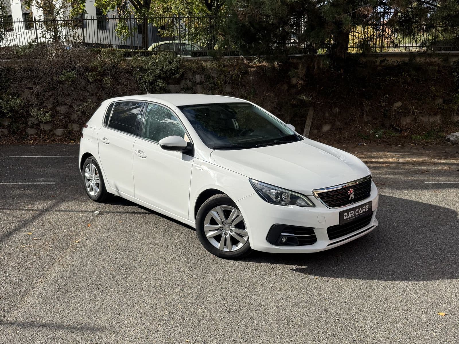 Peugeot 308 1.5 BlueHDi 100 ch SS BVM6 Style Blanc