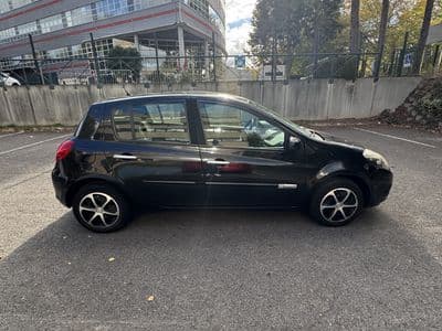 Renault Clio III 1.6 16V 110 ch Exception TomTom Noir
