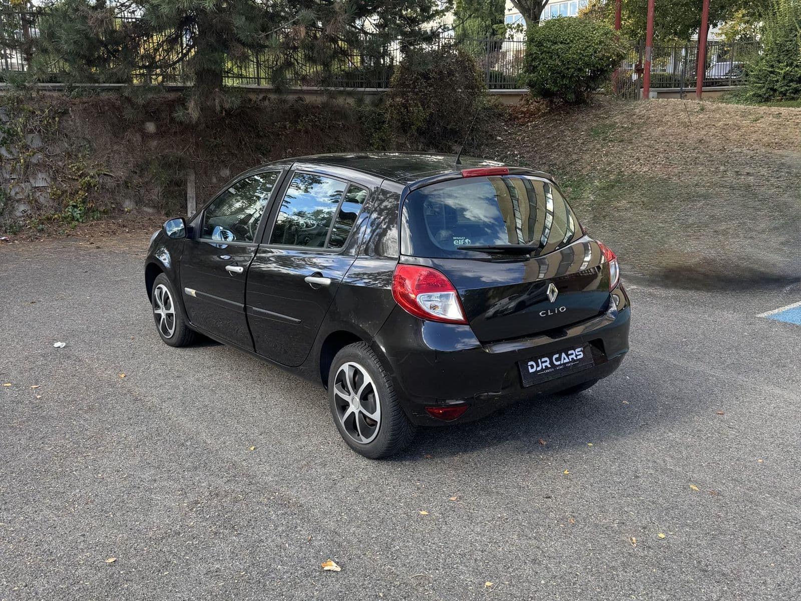 Renault Clio III 1.6 16V 110 ch Exception TomTom Noir