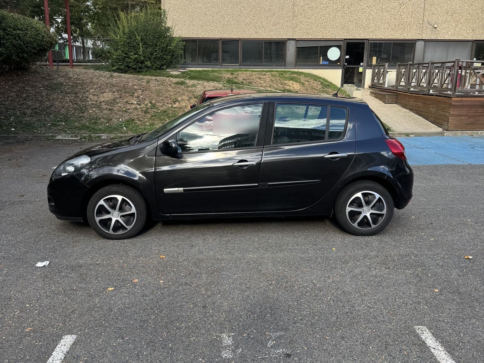 Renault Clio III 1.6 16V 110 ch Exception TomTom Noir