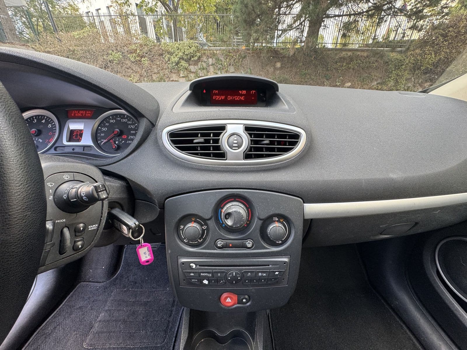 Renault Clio III 1.6 16V 110 ch Exception TomTom Noir