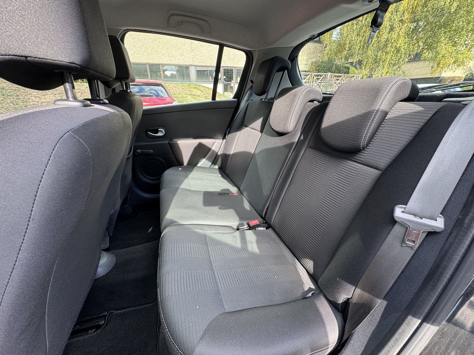 Renault Clio III 1.6 16V 110 ch Exception TomTom Noir