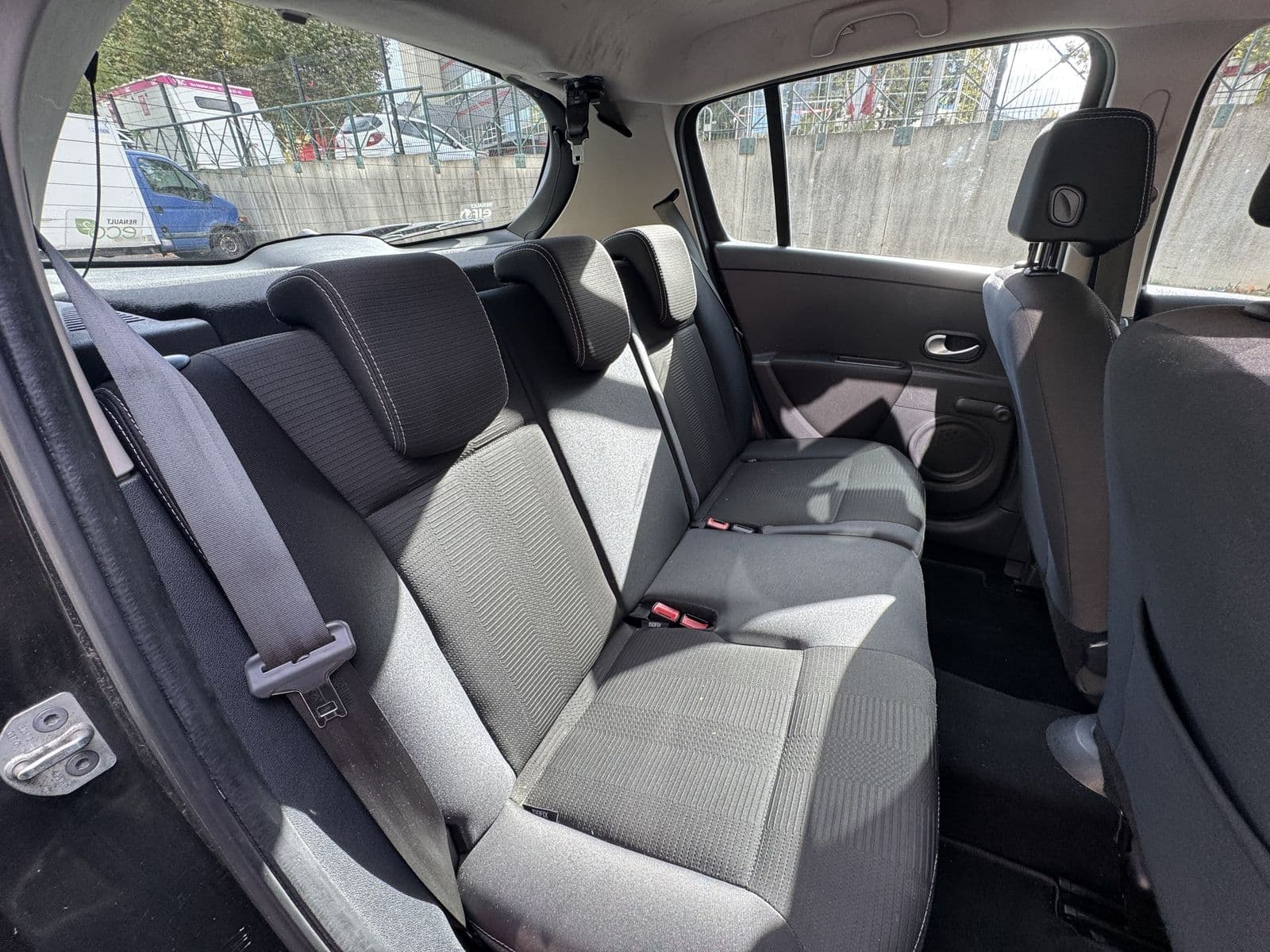 Renault Clio III 1.6 16V 110 ch Exception TomTom Noir